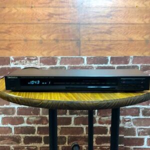 Technics AM/FM Stereo Tuner